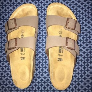 Size 43 regular width Arizona Birkenstock sandals